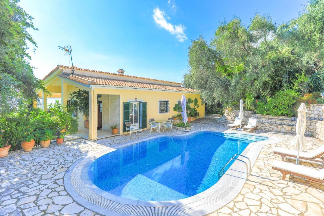 Villa Natasha Katávolos Екстериор снимка