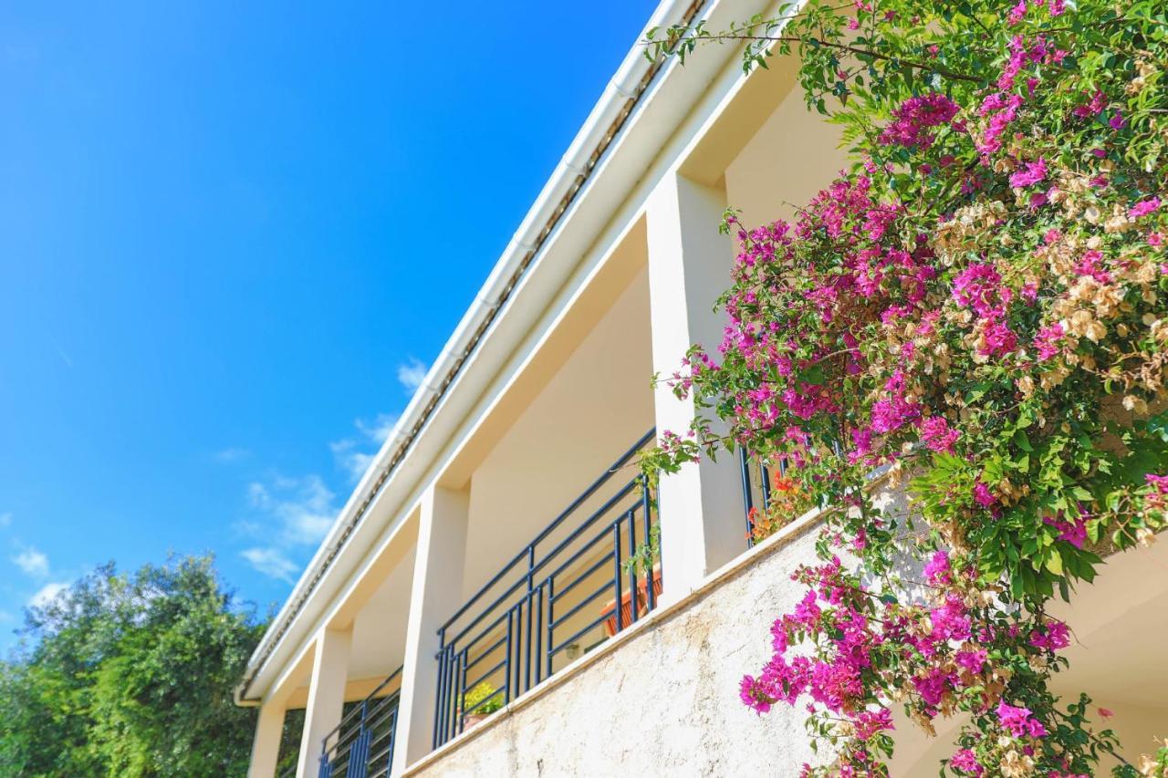 Villa Natasha Katávolos Екстериор снимка