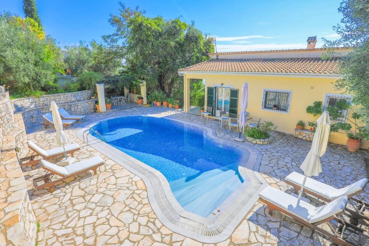 Villa Natasha Katávolos Екстериор снимка