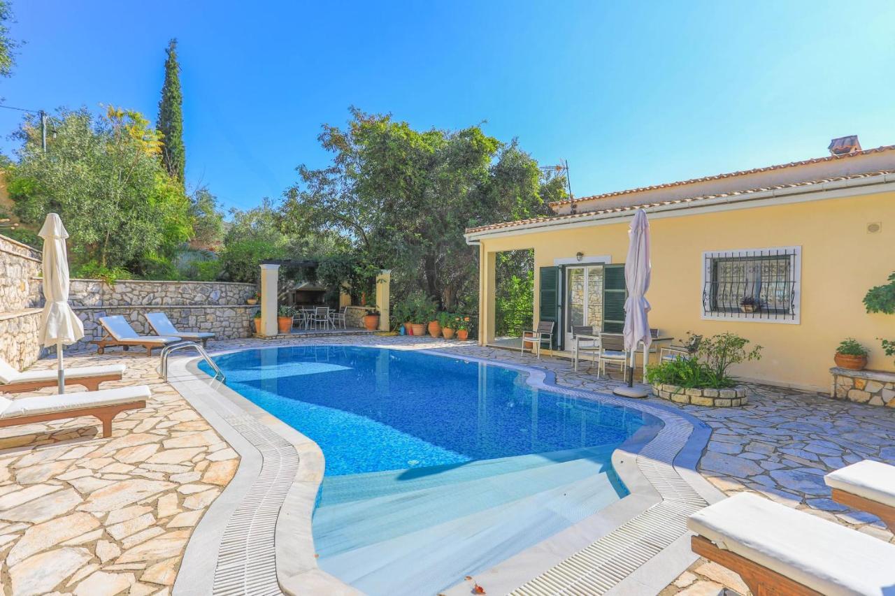 Villa Natasha Katávolos Екстериор снимка